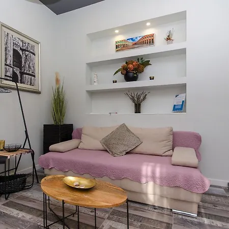 Sara Apartment *